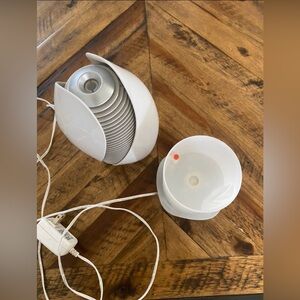 Aromatherapy essential oil diffuser